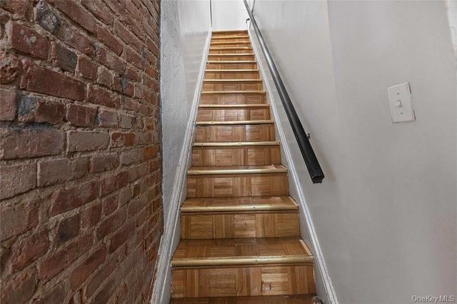 422 Bedford Avenue, Brooklyn, NY 11249