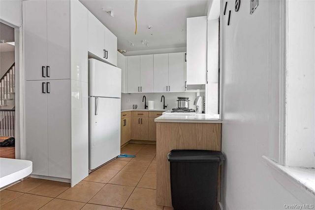 422 Bedford Avenue, Brooklyn, NY 11249