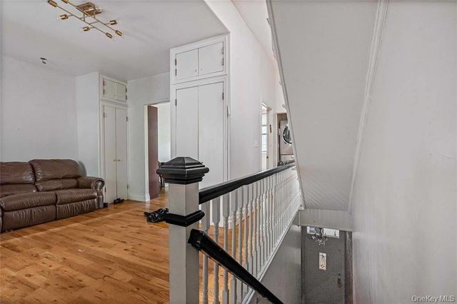 422 Bedford Avenue, Brooklyn, NY 11249