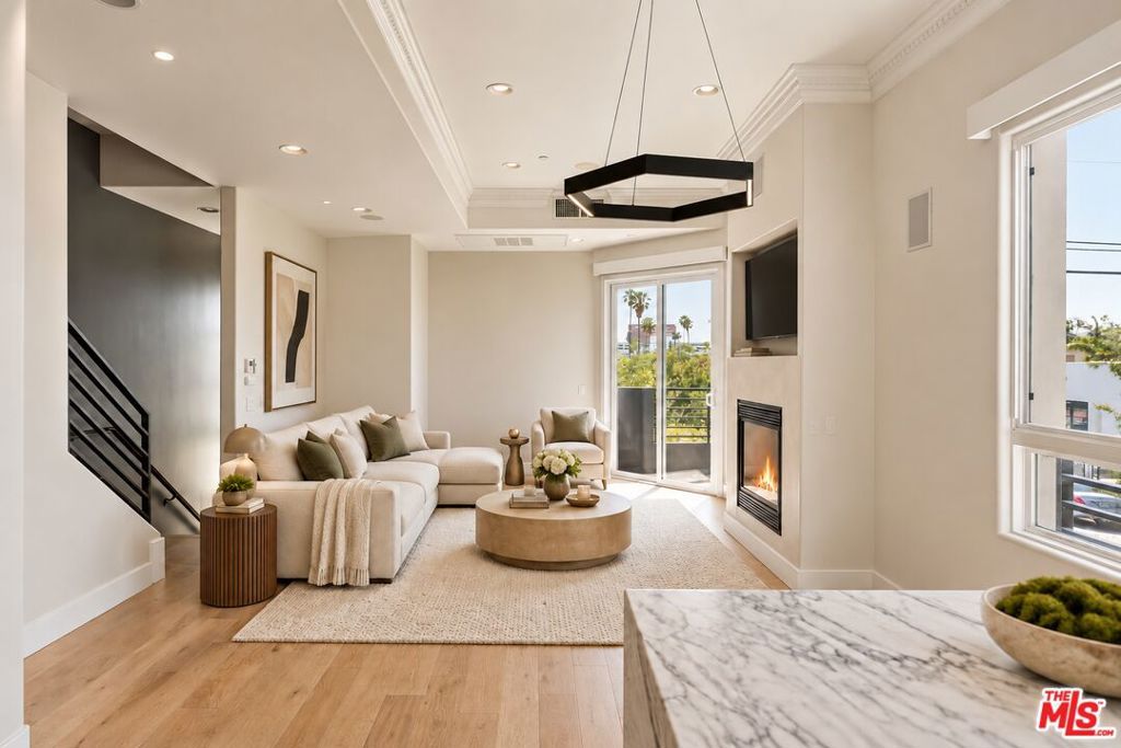 438 Arnaz Drive 106, Los Angeles, CA 90048 — photo 4