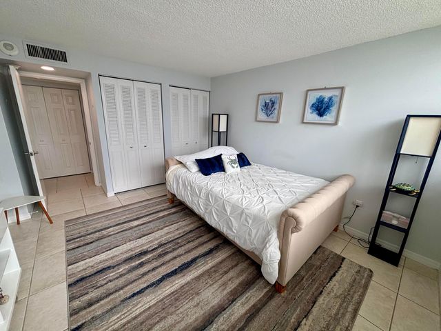5600 N FLAGLER Drive 2105, West Palm Beach, FL 33407