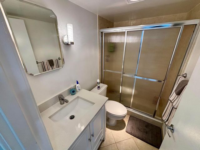5600 N FLAGLER Drive 2105, West Palm Beach, FL 33407