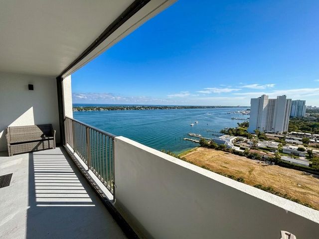 5600 N FLAGLER Drive 2105, West Palm Beach, FL 33407