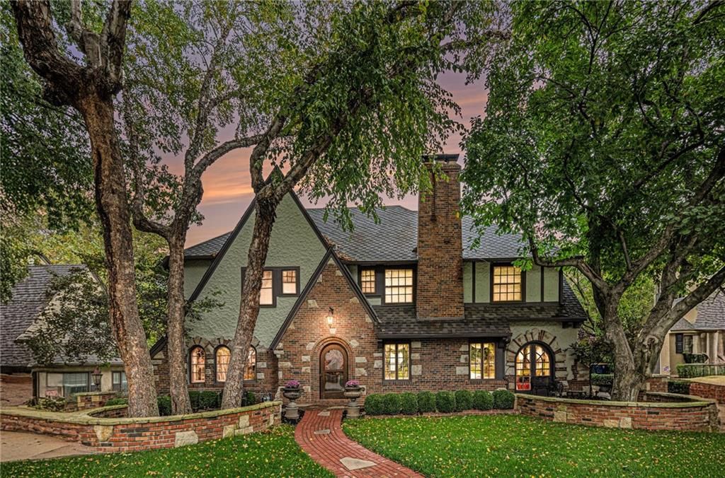 638 W 67th Street, Kansas City, MO 64113