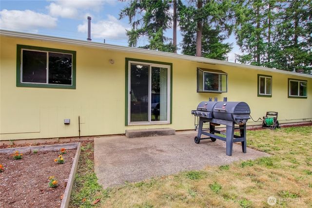 18233 SE 262nd Place, Covington, WA 98042