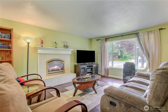 18233 SE 262nd Place, Covington, WA 98042