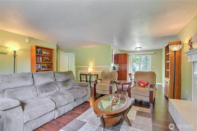 18233 SE 262nd Place, Covington, WA 98042