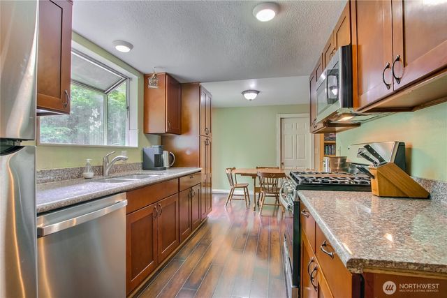 18233 SE 262nd Place, Covington, WA 98042