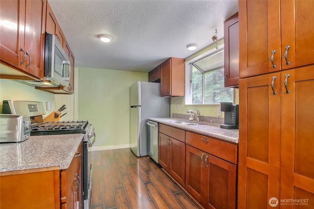 18233 SE 262nd Place, Covington, WA 98042