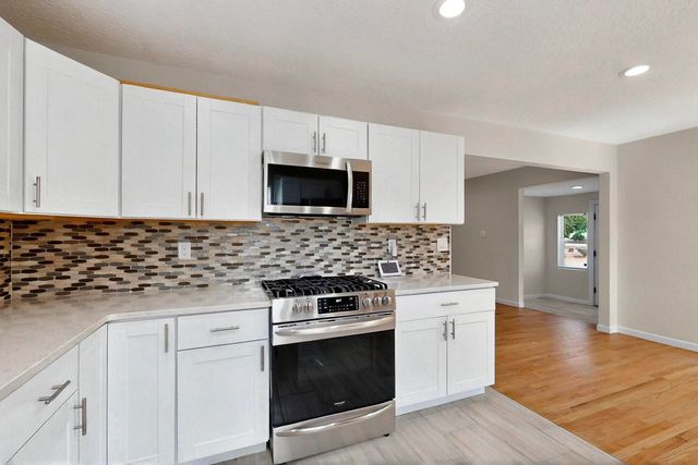 4724 Crest Avenue SE, Albuquerque, NM 87108