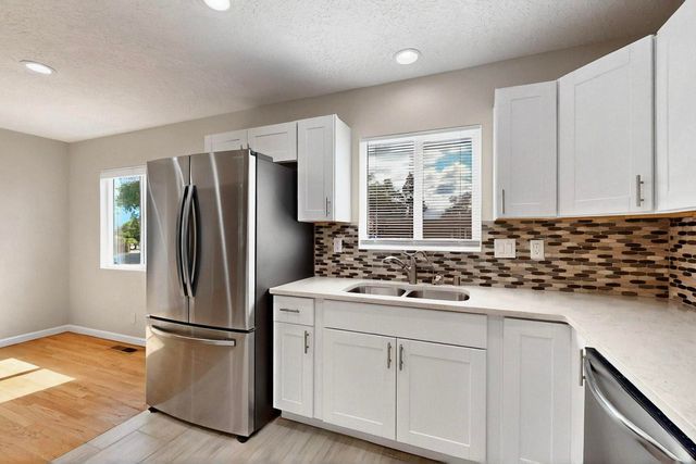 4724 Crest Avenue SE, Albuquerque, NM 87108