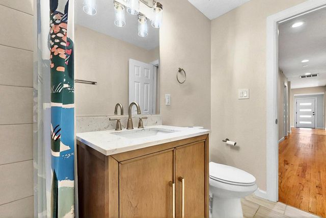 4724 Crest Avenue SE, Albuquerque, NM 87108