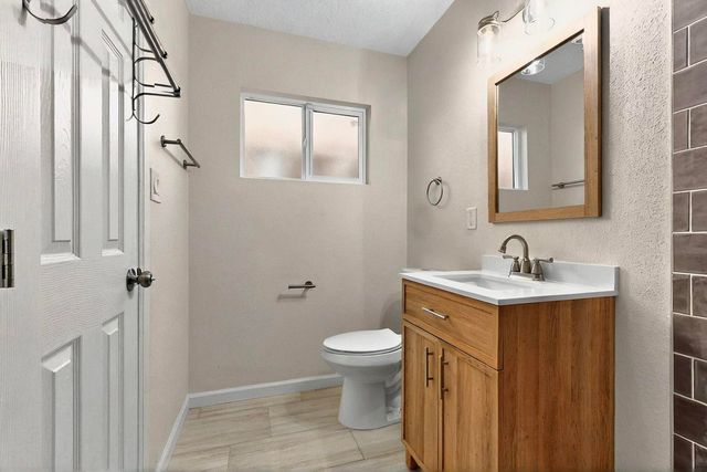 4724 Crest Avenue SE, Albuquerque, NM 87108