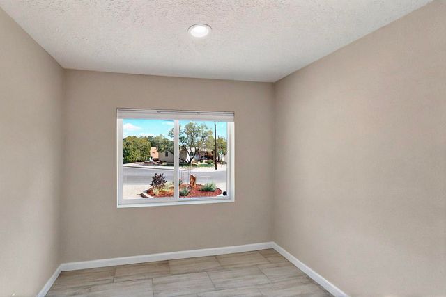 4724 Crest Avenue SE, Albuquerque, NM 87108