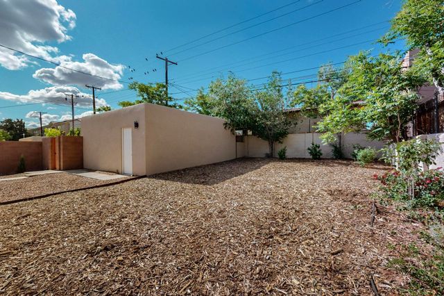 4724 Crest Avenue SE, Albuquerque, NM 87108