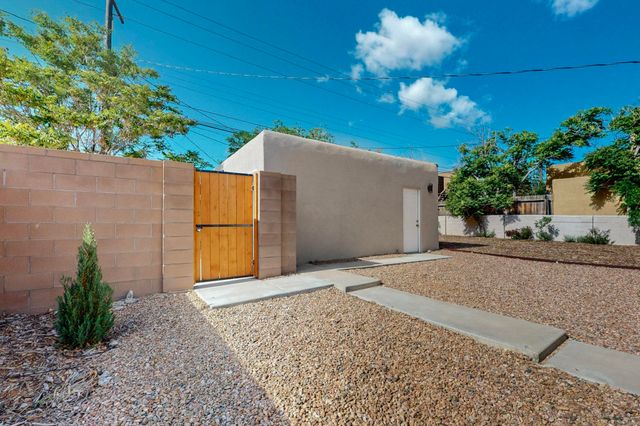 4724 Crest Avenue SE, Albuquerque, NM 87108