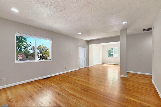 4724 Crest Avenue SE, Albuquerque, NM 87108