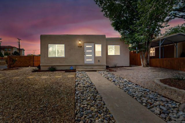 4724 Crest Avenue SE, Albuquerque, NM 87108