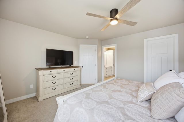 6769 70th Avenue S, Horace, ND 58047