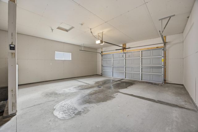 6769 70th Avenue S, Horace, ND 58047