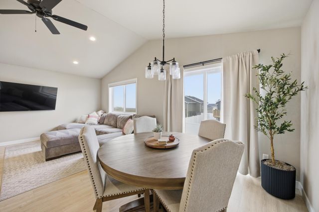 6769 70th Avenue S, Horace, ND 58047