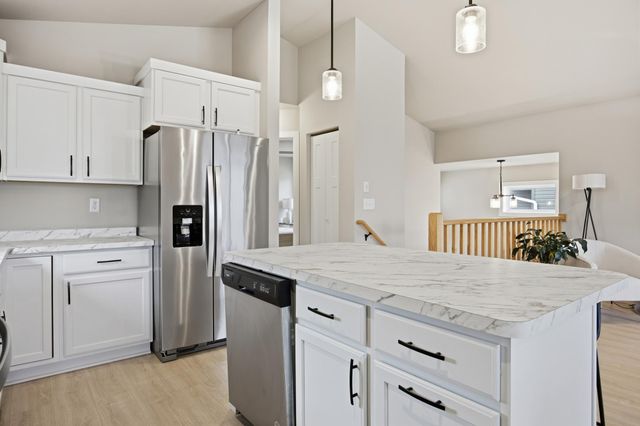 6769 70th Avenue S, Horace, ND 58047