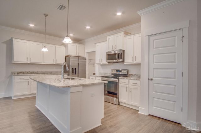 713 Brambling Ct, Cantonment, FL 32533