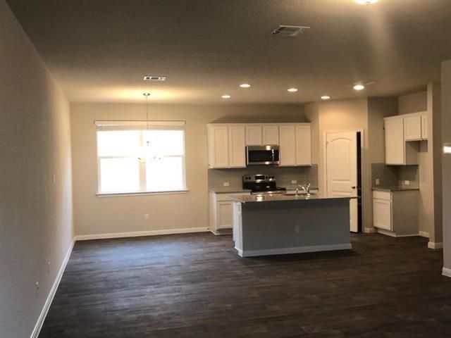 221 Naset DR, Georgetown, TX 78626