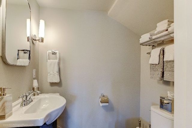 44 Bliss Mine Road 3, Middletown, RI 02842