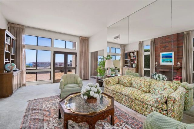 21 Beachcomber Drive, Corona Del Mar, CA 92625