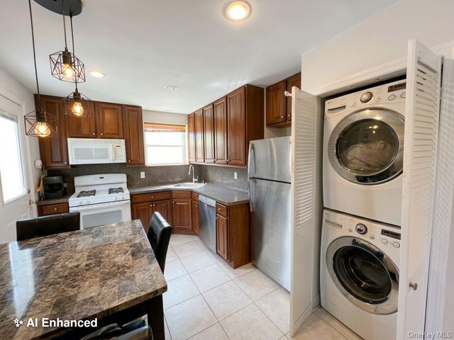 26067 75th Avenue G22, Glen Oaks, NY 11004