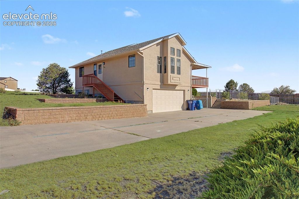 242 W Del Ray Drive, Pueblo West, CO 81007 — exterior