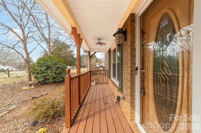 4709 Oakwood Circle, Gastonia, NC 28056