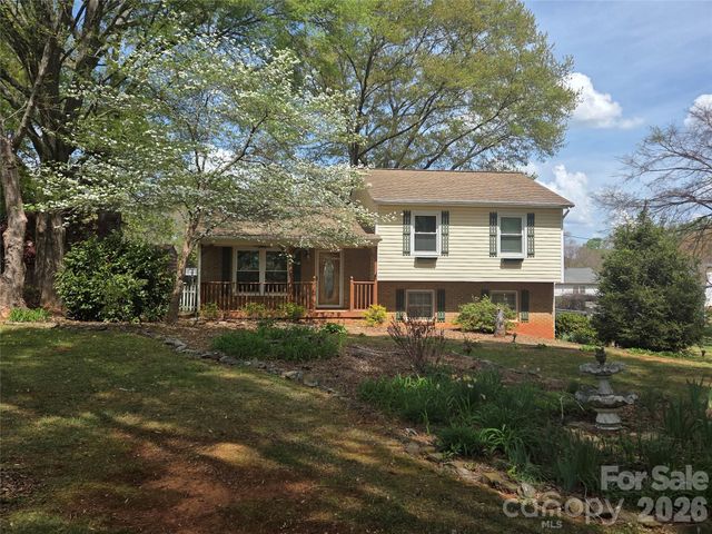 4709 Oakwood Circle, Gastonia, NC 28056