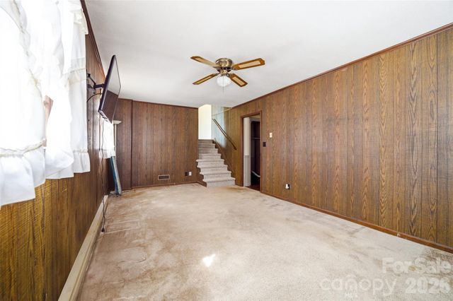 4709 Oakwood Circle, Gastonia, NC 28056