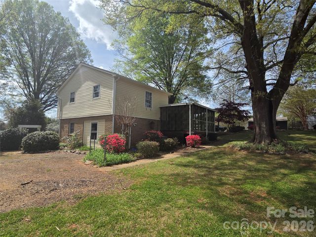 4709 Oakwood Circle, Gastonia, NC 28056