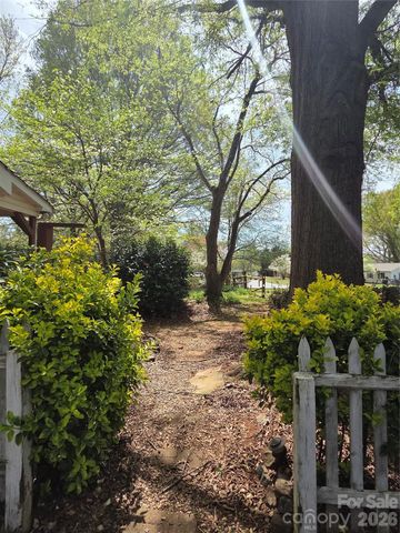 4709 Oakwood Circle, Gastonia, NC 28056
