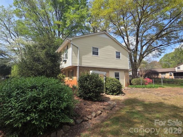 4709 Oakwood Circle, Gastonia, NC 28056