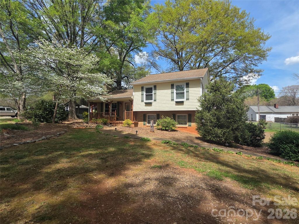 4709 Oakwood Circle, Gastonia, NC 28056