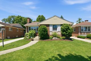 2232 Hawthorne Avenue, Westchester, IL 60154