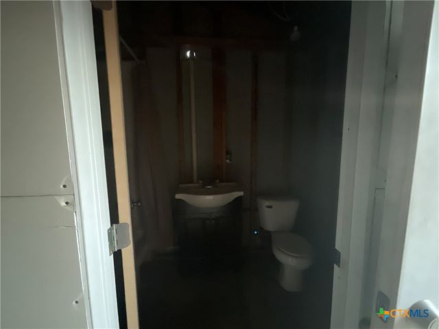 222 York Street, Yorktown, TX 78164