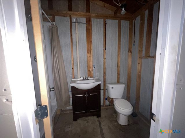 222 York Street, Yorktown, TX 78164