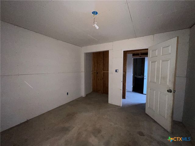 222 York Street, Yorktown, TX 78164