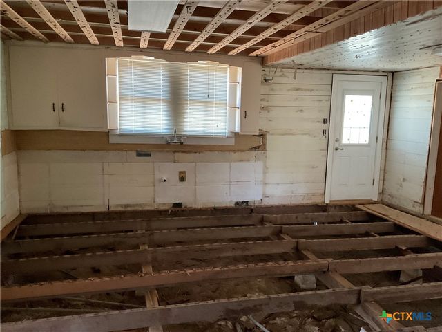 222 York Street, Yorktown, TX 78164