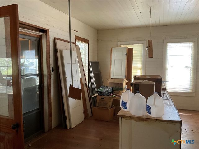 222 York Street, Yorktown, TX 78164