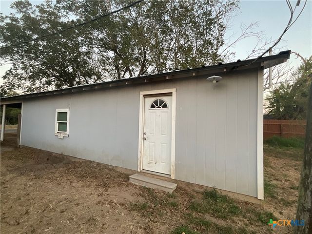 222 York Street, Yorktown, TX 78164