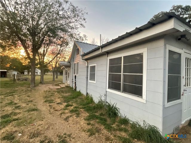 222 York Street, Yorktown, TX 78164