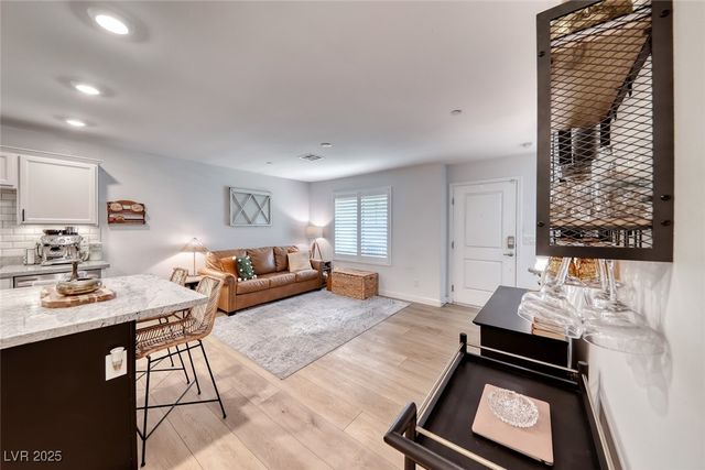 719 Pickled Pepper Place, Henderson, NV 89011