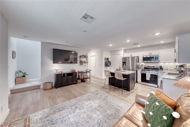 719 Pickled Pepper Place, Henderson, NV 89011