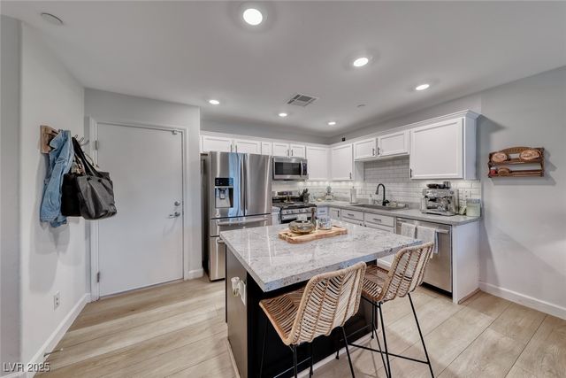 719 Pickled Pepper Place, Henderson, NV 89011